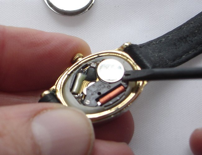Watch Battery UK Ltd - Opening Your Watch Case - How To Get The Back Of A Watch Back On